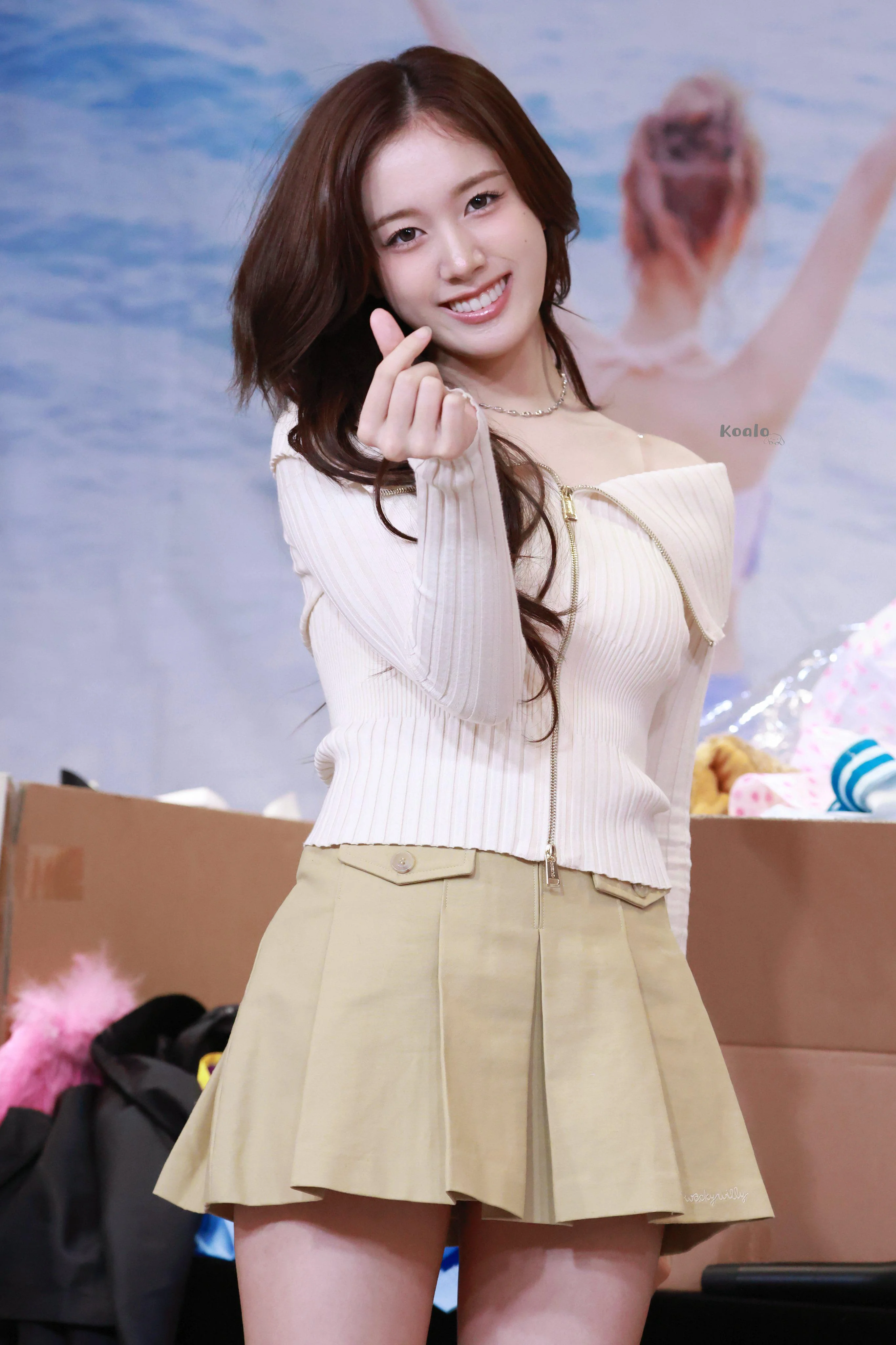 STAYC J picture 1 of 1