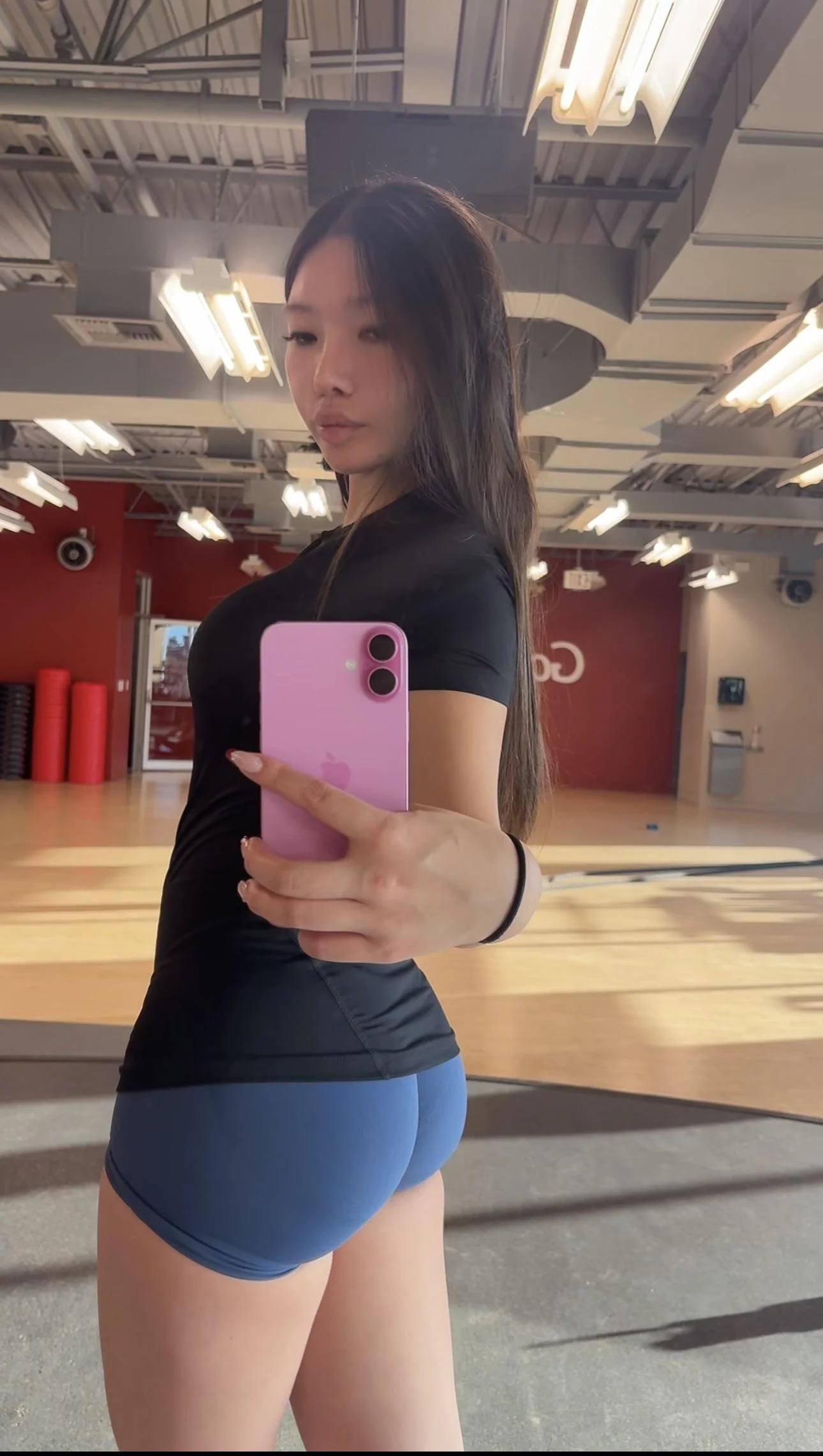 Berly picture 1 of 1