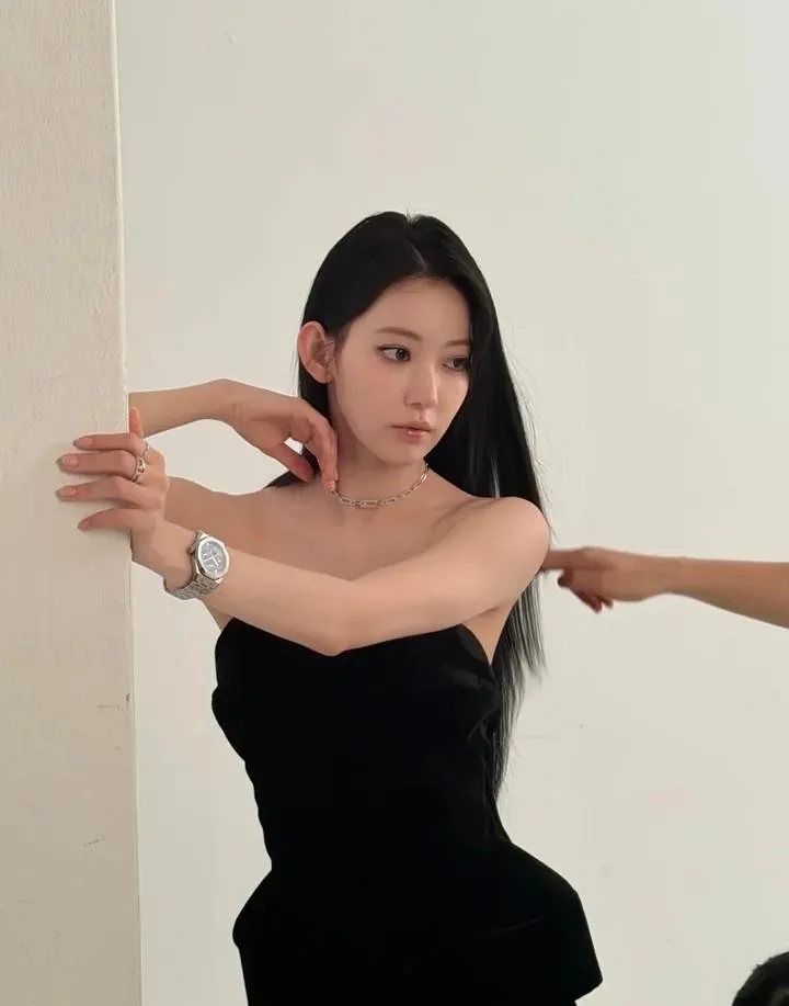 Le Sserafim - Sakura picture 1 of 1