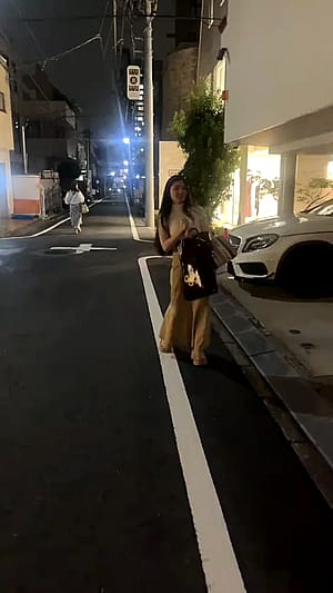 acting like a celebrity😅'