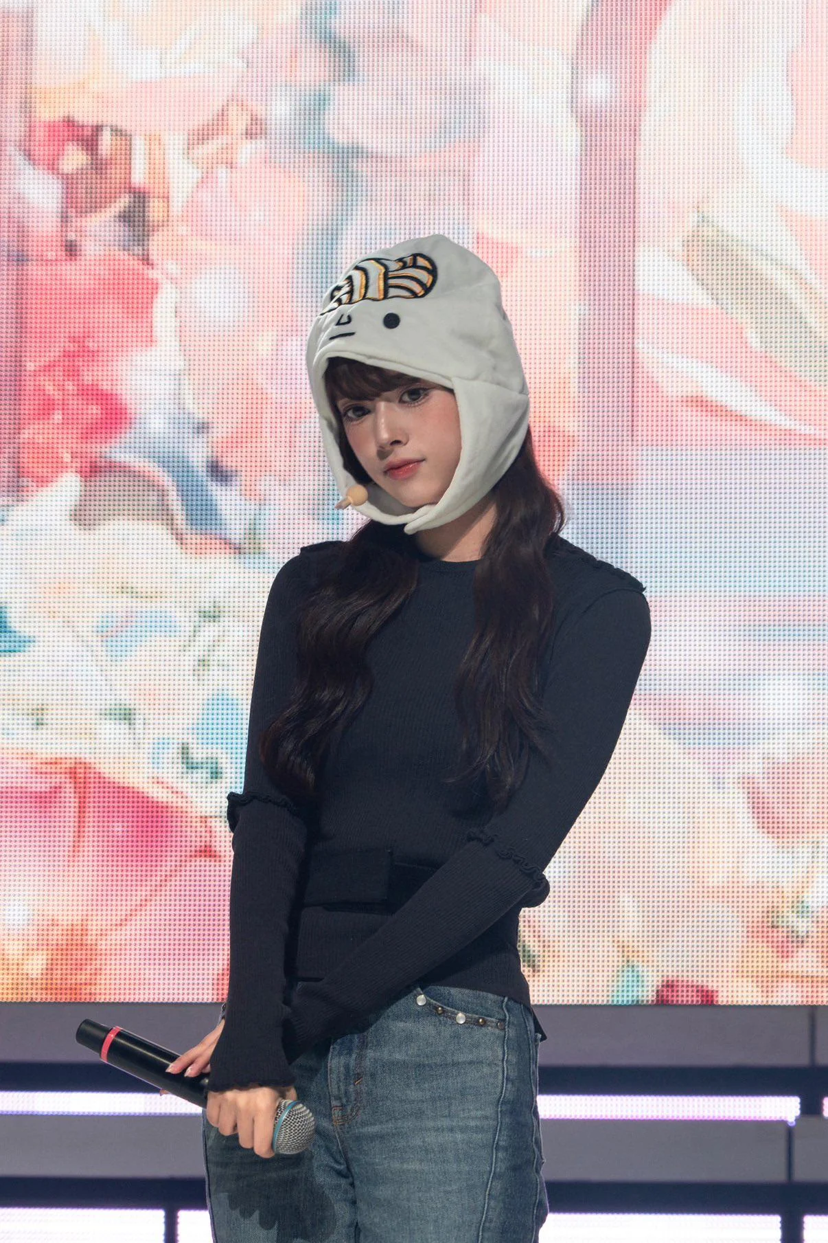 NiziU Rima picture 1 of 1