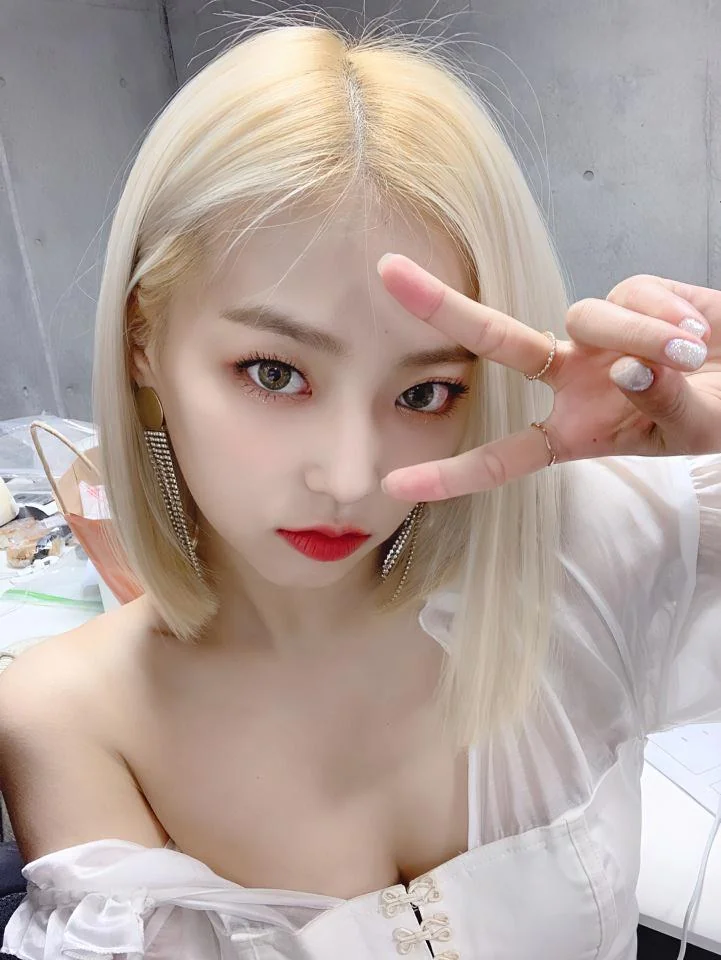 Yeeun picture 1 of 1