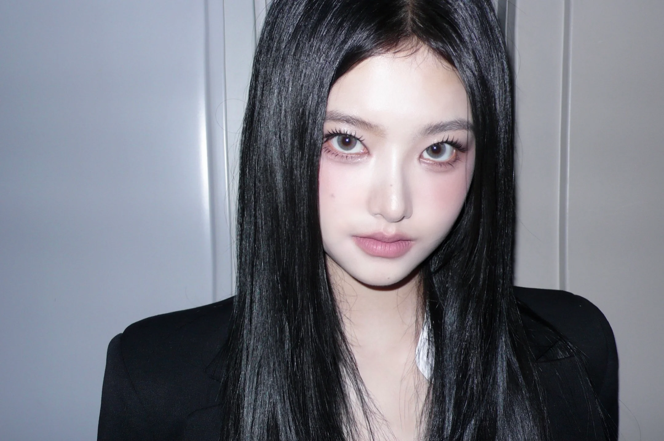 BADVILLAIN Kelly picture 1 of 3