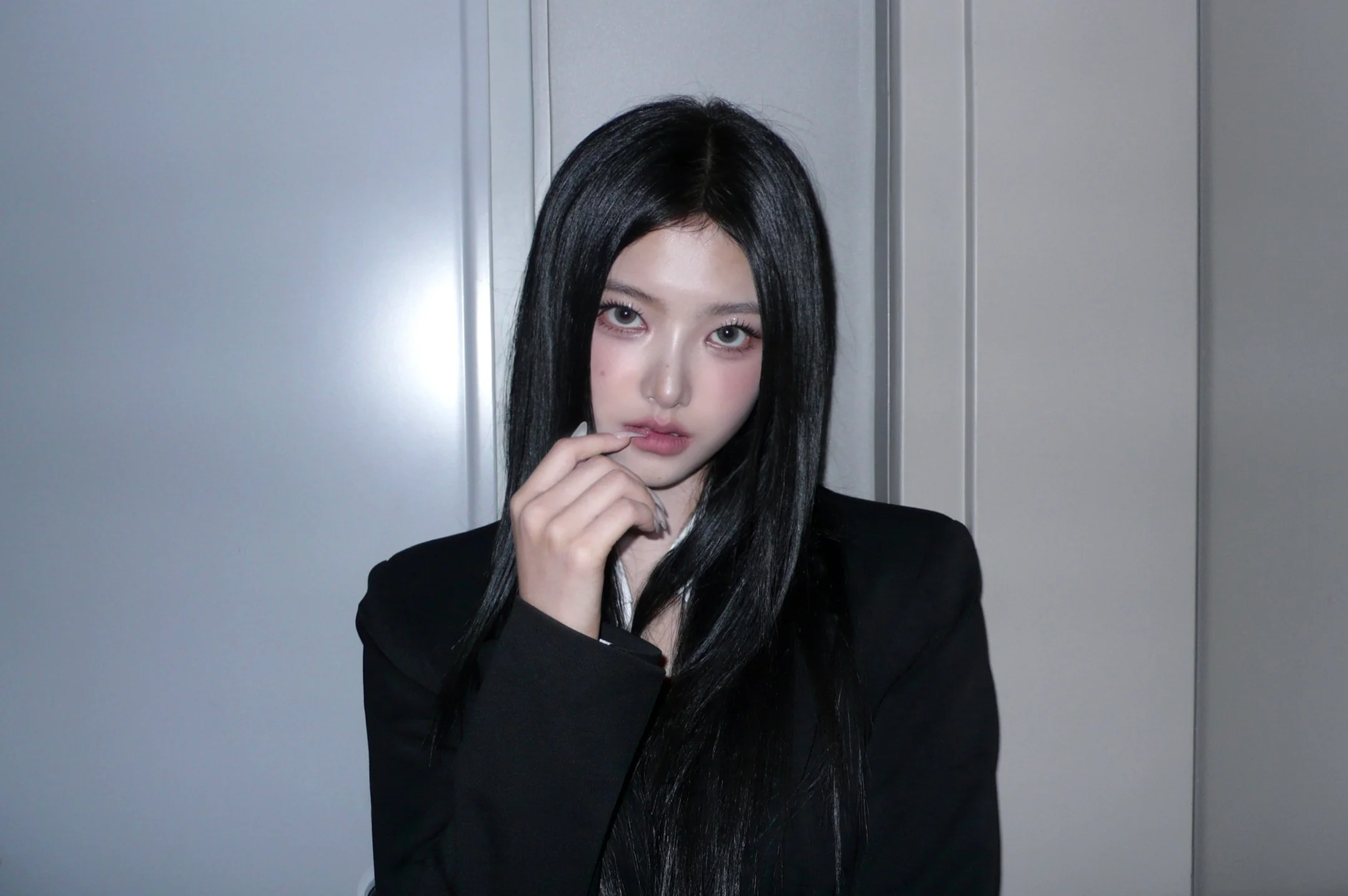 BADVILLAIN Kelly picture 2 of 3