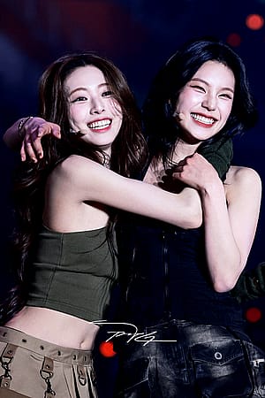 ITZY - Yuna and Yeji'