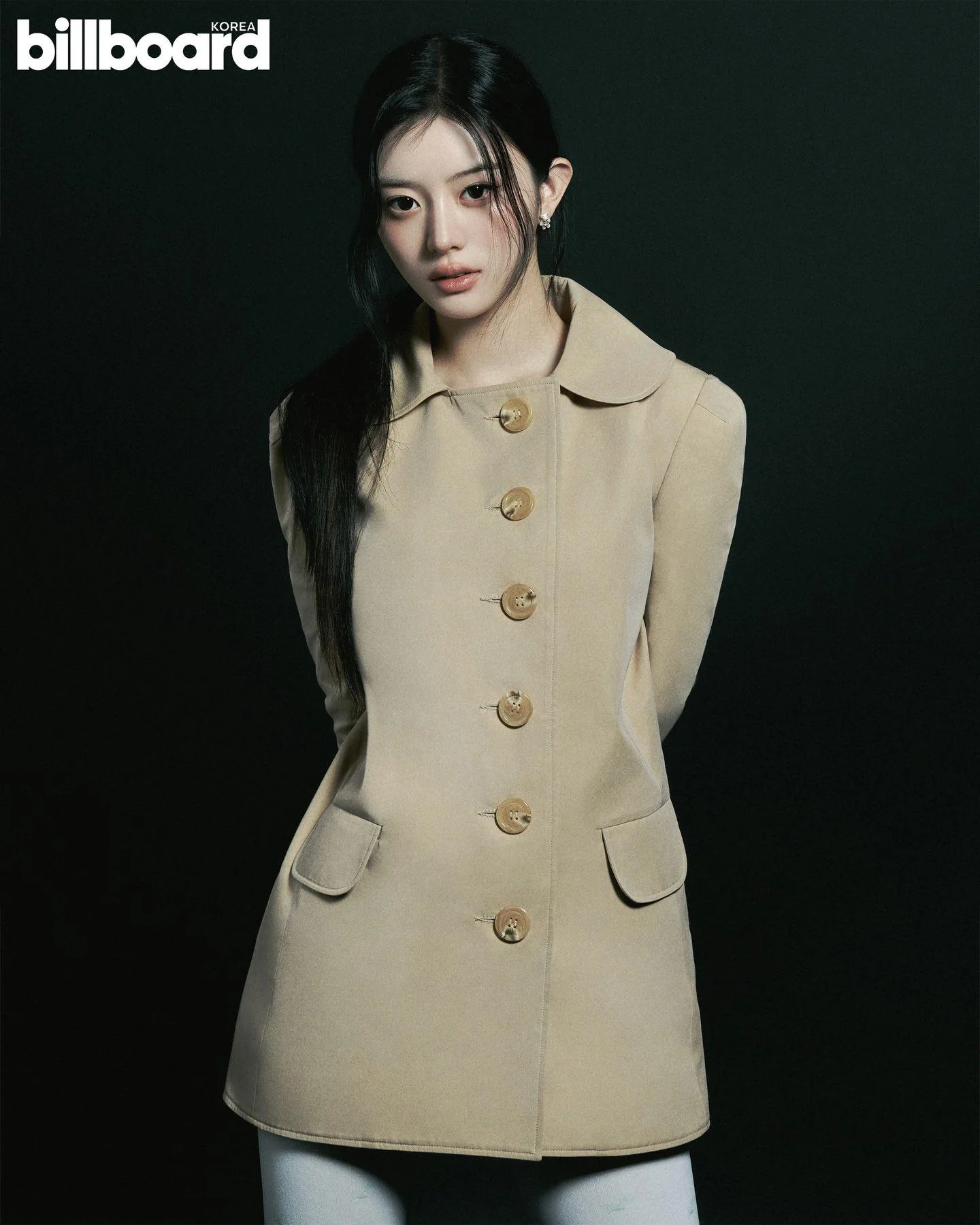 ILLIT - Minju picture 1 of 1