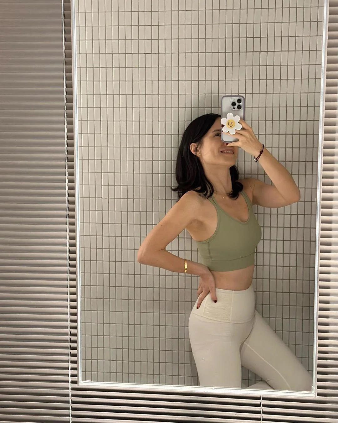 my stomach doesnt look as flat after thanksgiving picture 1 of 5