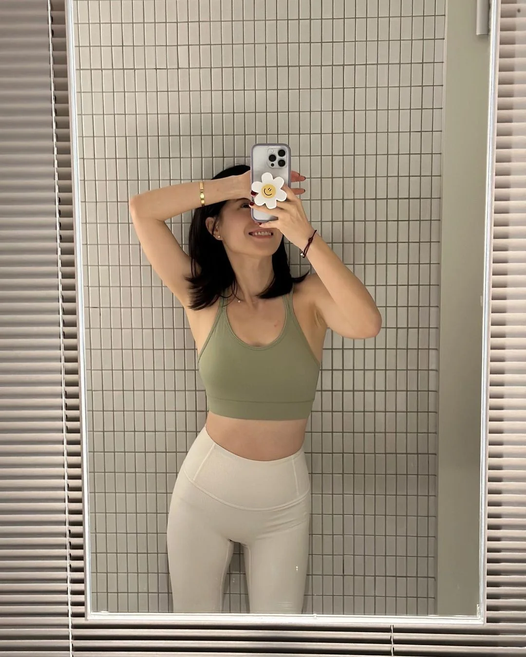 my stomach doesnt look as flat after thanksgiving picture 2 of 5