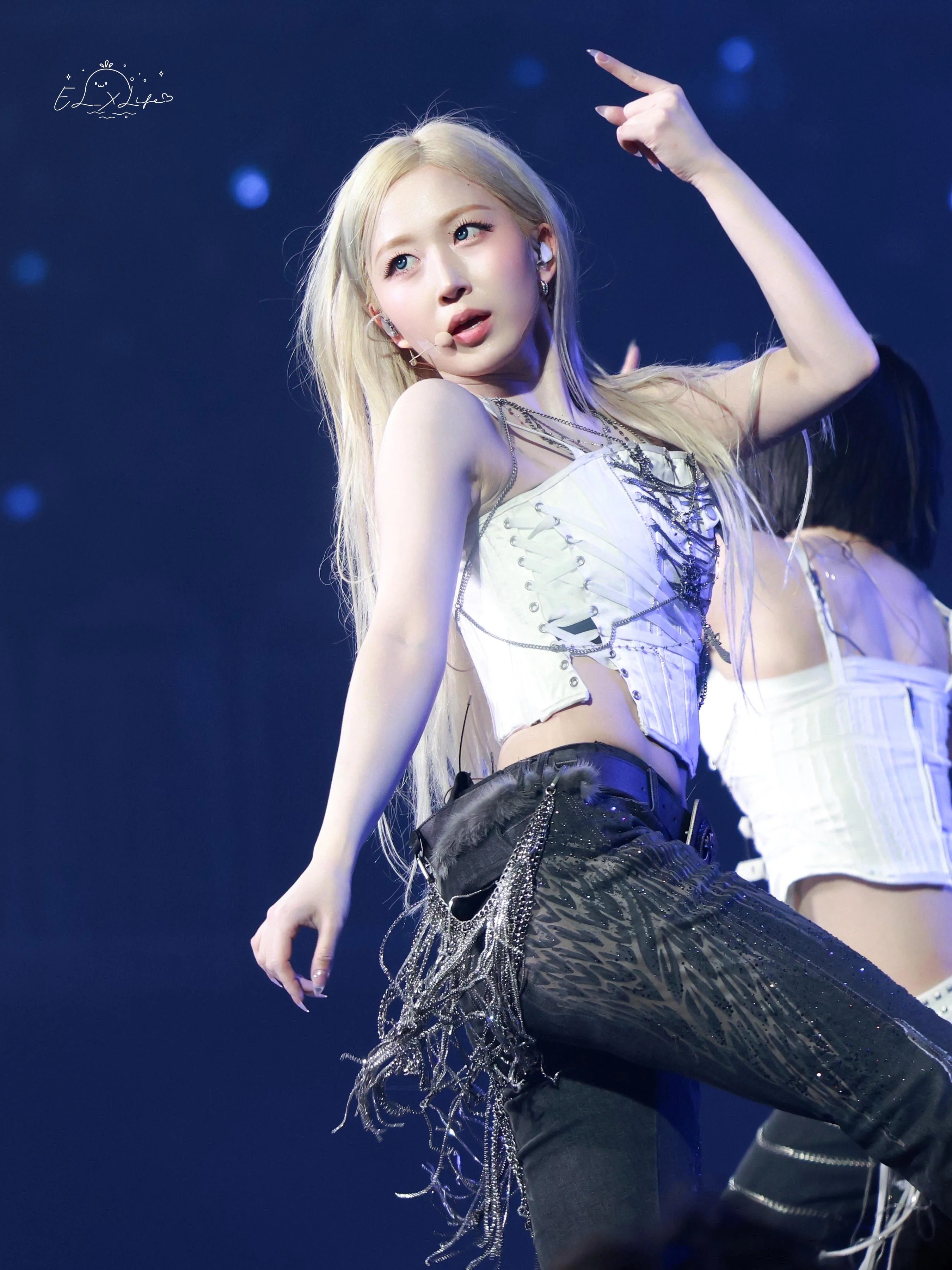 NMIXX Haewon picture 1 of 1