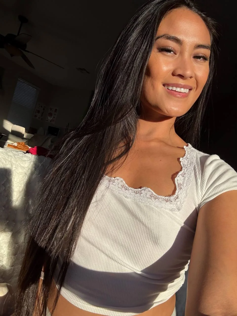 Sunshine Sina picture 1 of 1