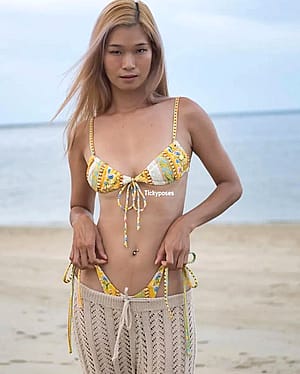 Tickypose Beach Day'