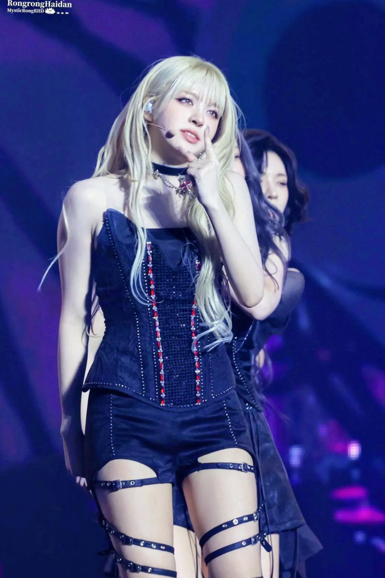 Lily - NMIXX picture 1 of 1