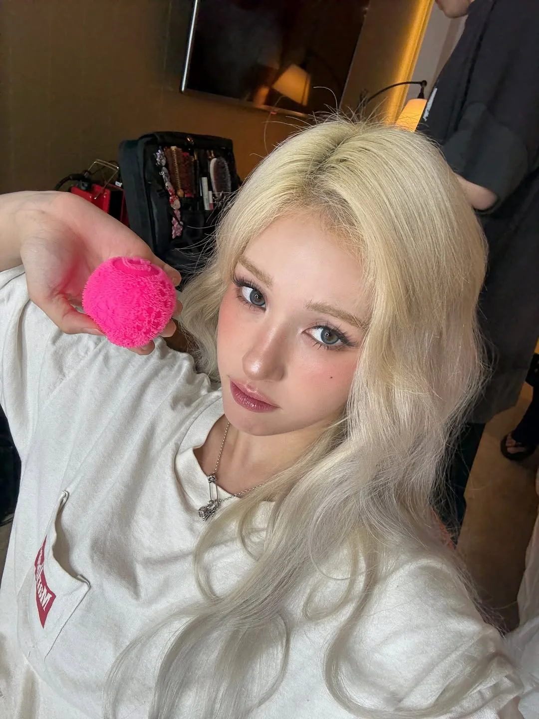 Jeon Somi picture 3 of 4