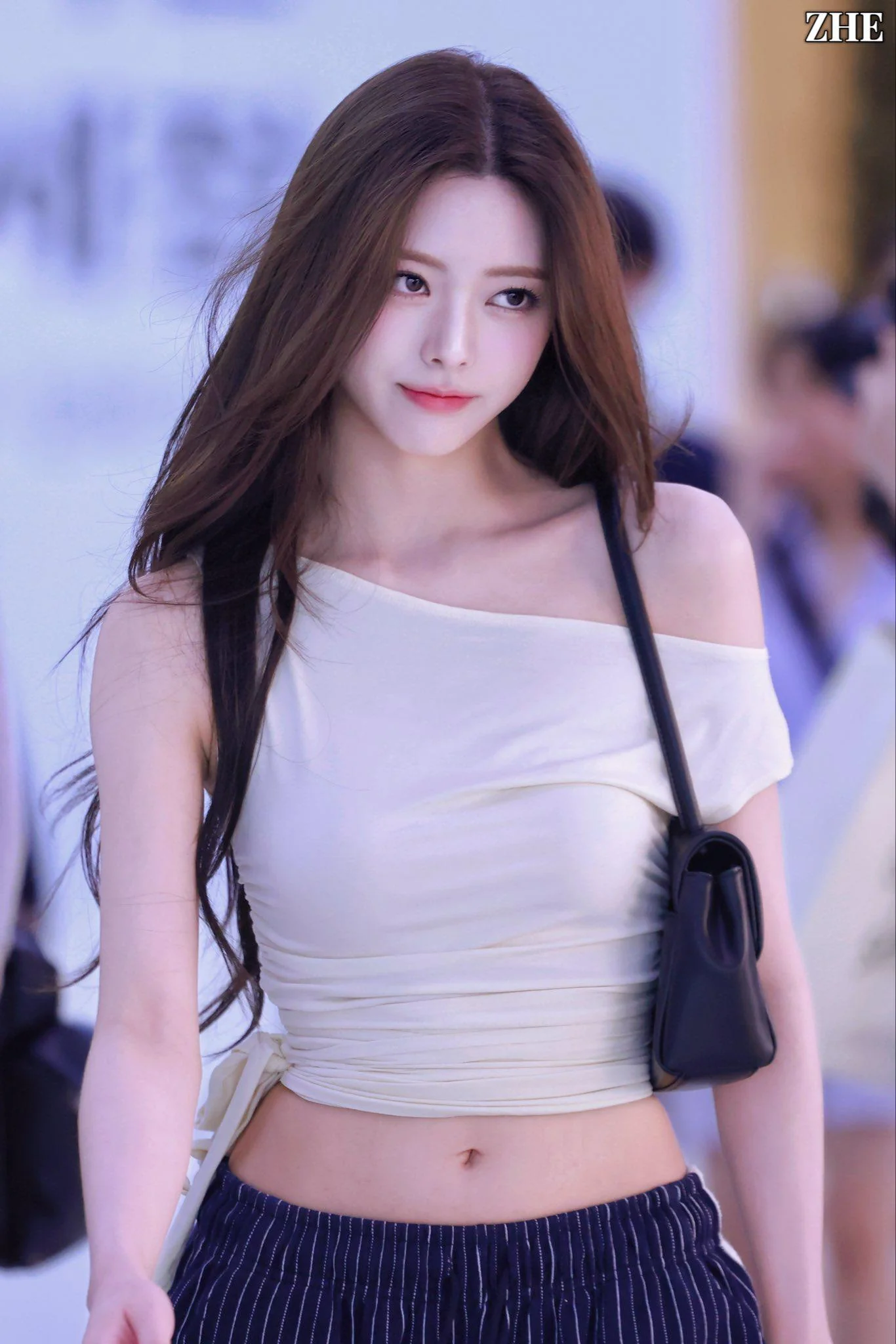 ITZY Yuna picture 1 of 1