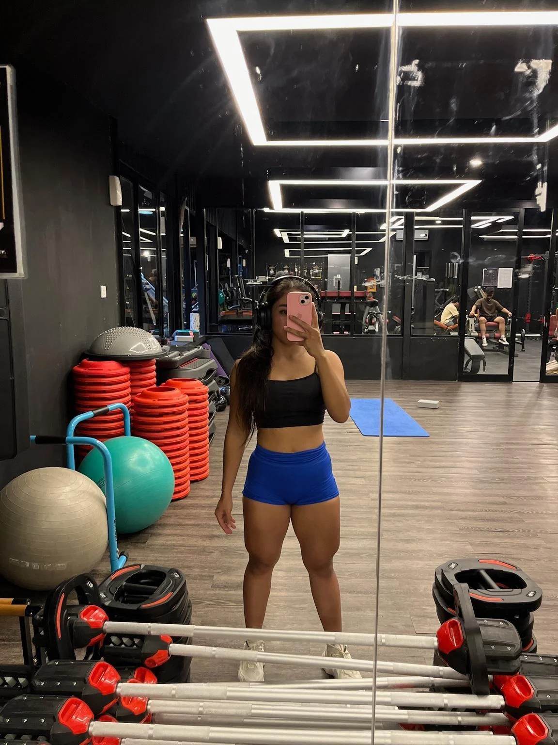 Mai Laine f22 4’10 106lbs picture 1 of 2