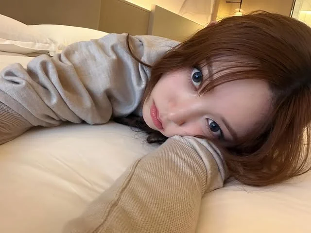 Allday Project - Youngseo picture 1 of 4