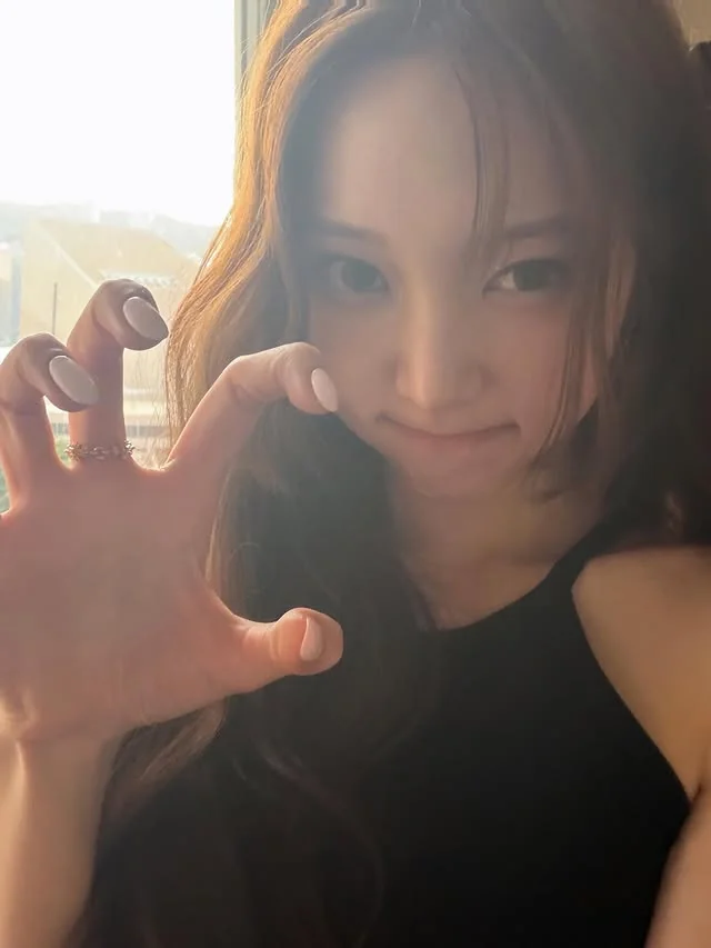 Allday Project - Youngseo picture 4 of 4