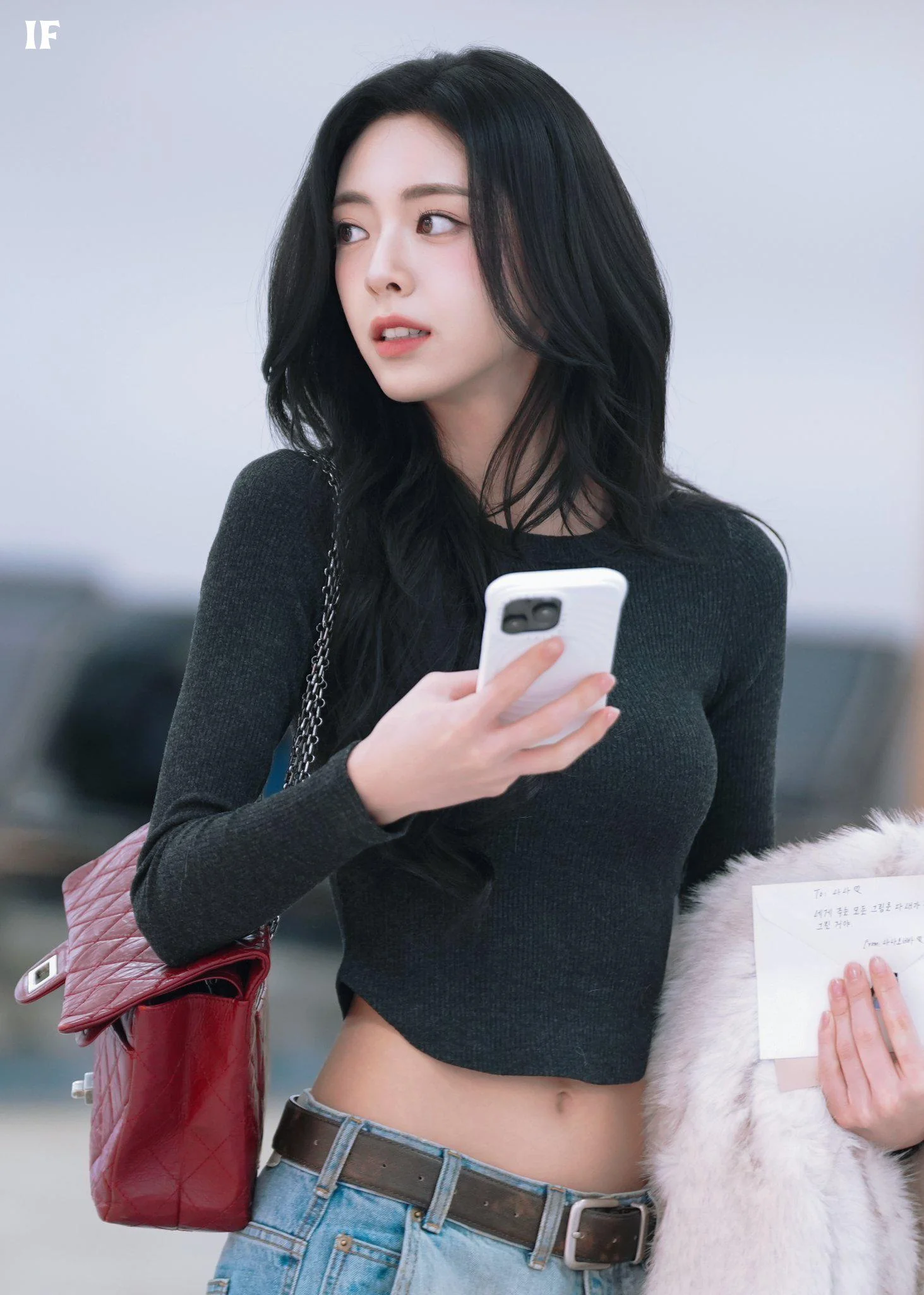 ITZY Yuna picture 1 of 1