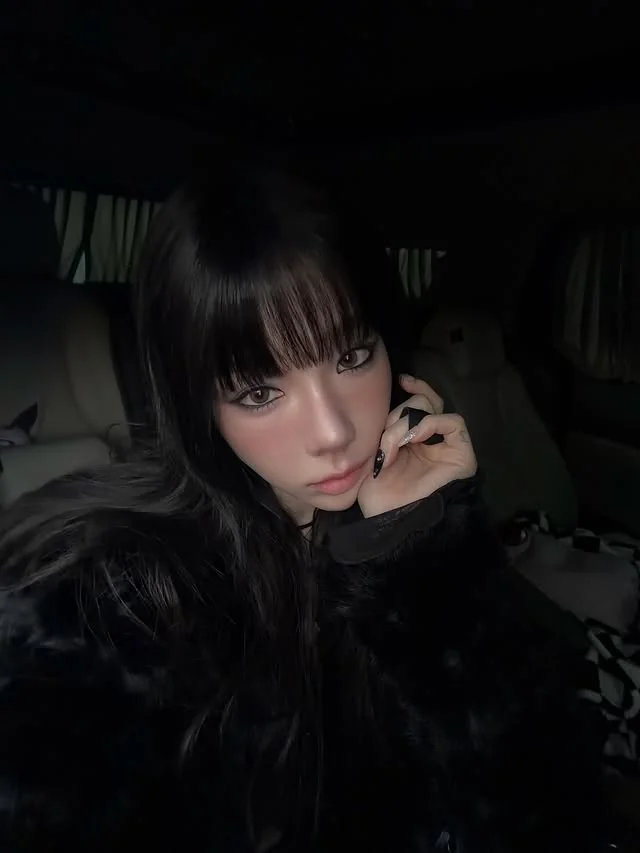 SNSD Taeyeon picture 3 of 5