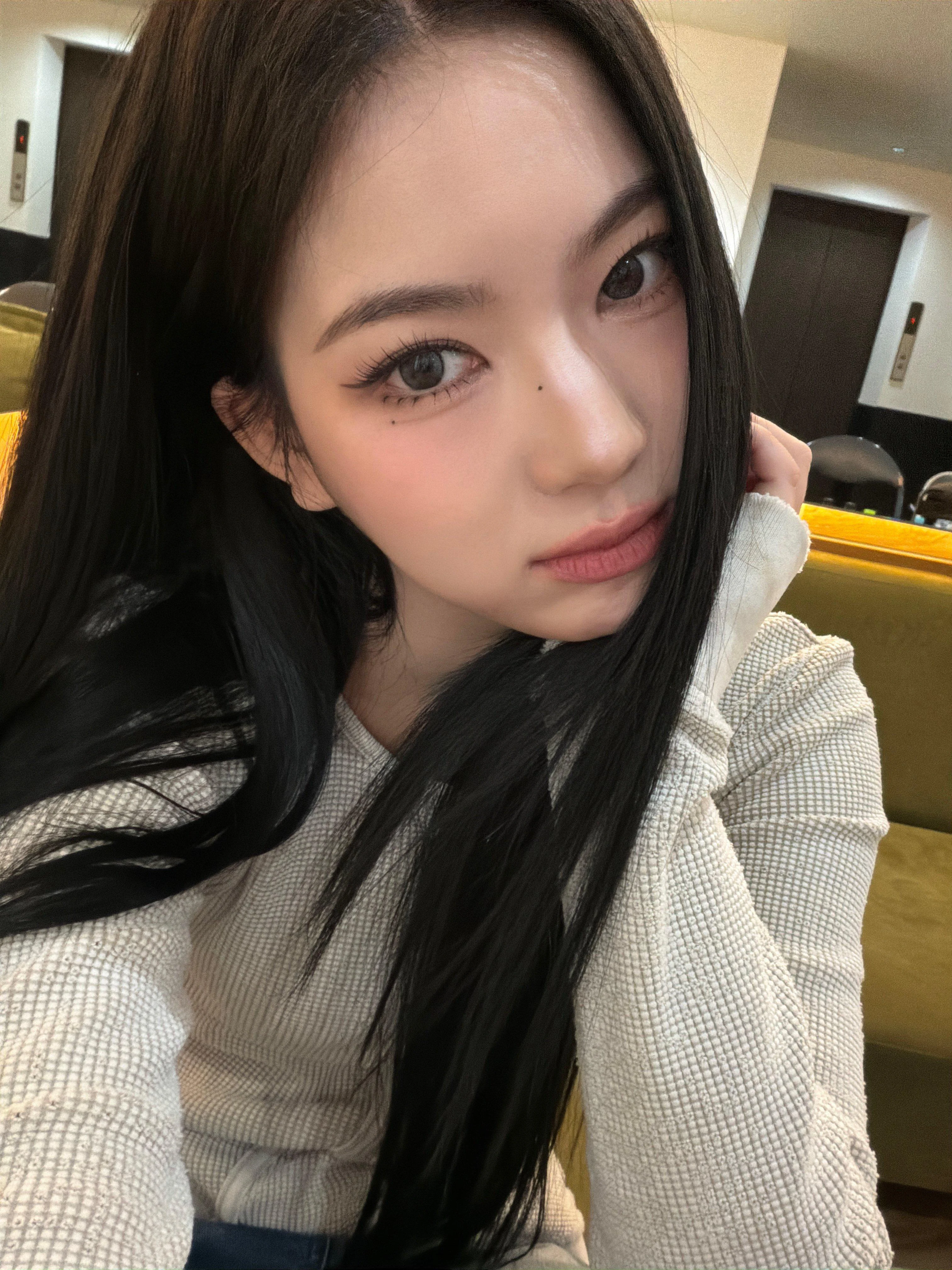 STAYC Isa picture 1 of 1