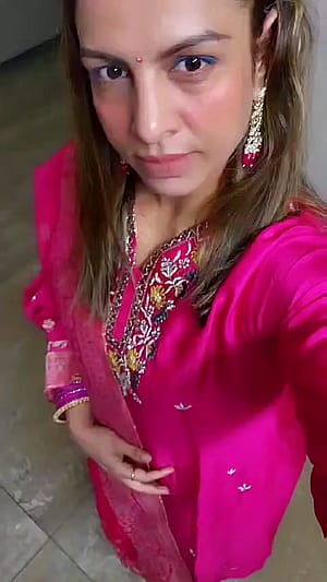 Same woman with different personalities.... Desi muscle mommy'