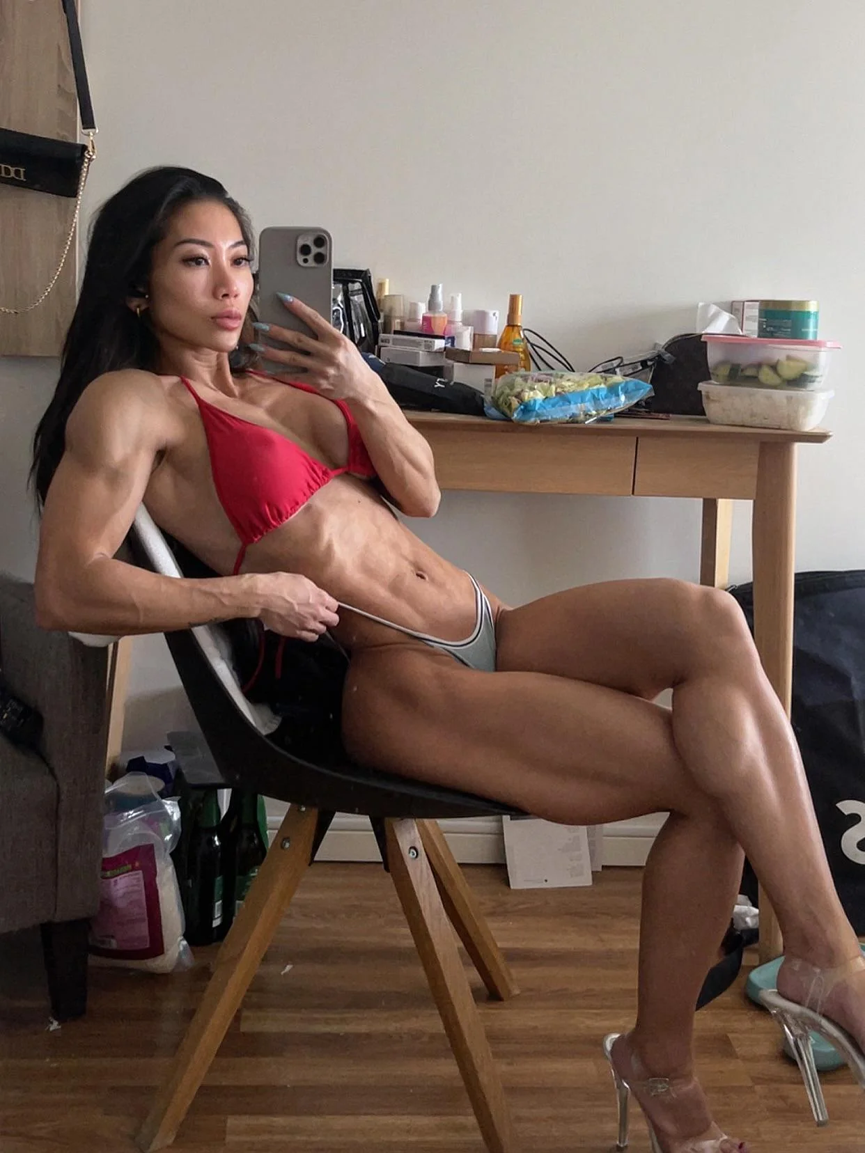 Really delivering on the posing here though, lol picture 1 of 1