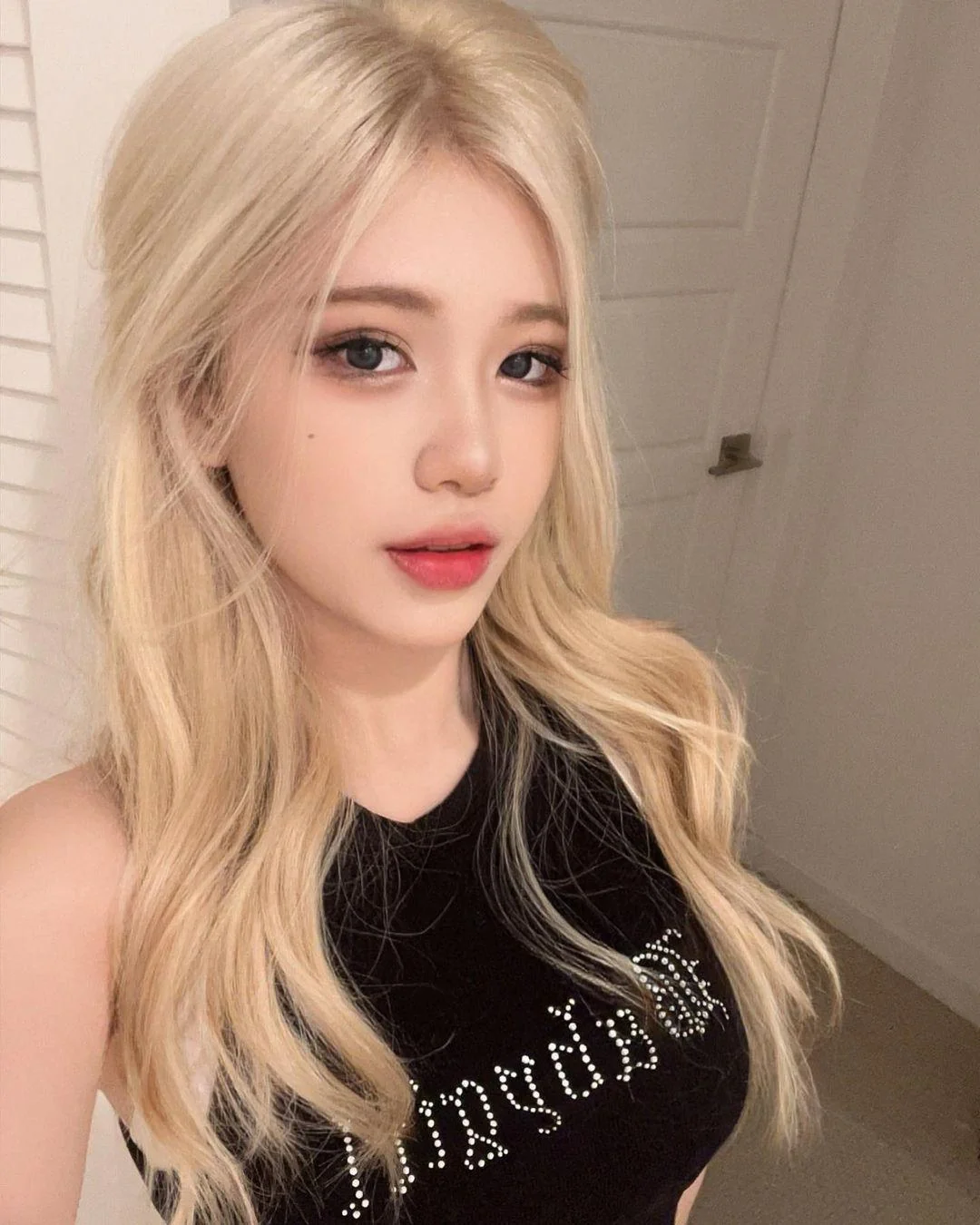 Asian blonde picture 1 of 1