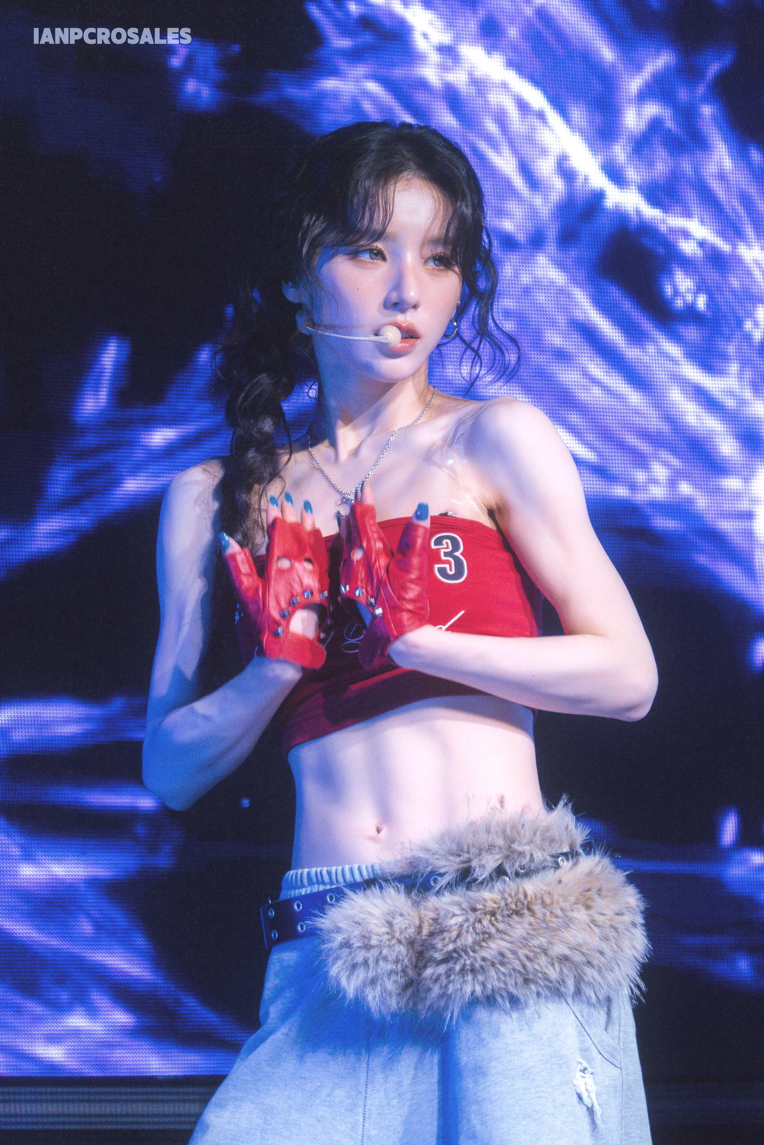 ARTMS Heejin picture 1 of 1