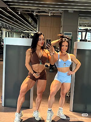 Ivy Liu IFBB Pro and Friend'