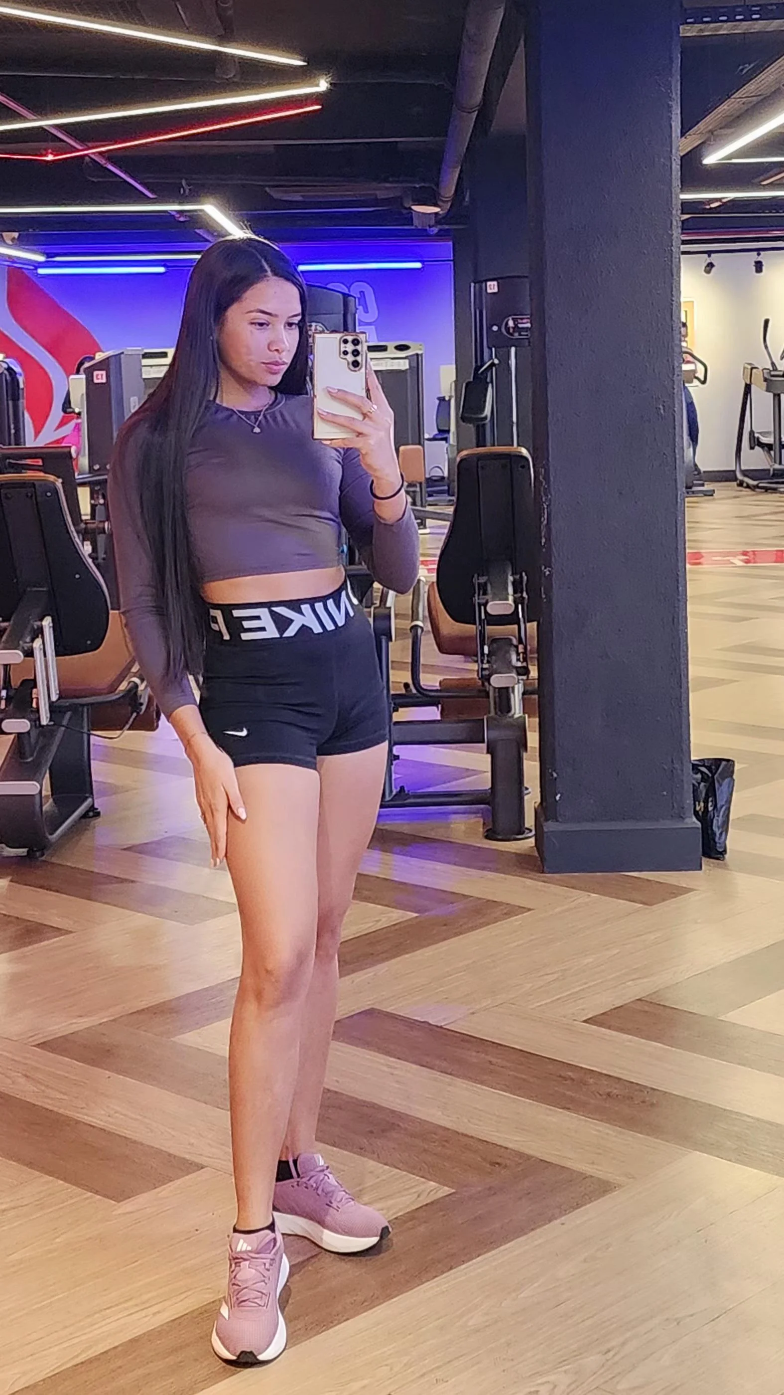 No makeup at the gym. Violet [oc] picture 1 of 1