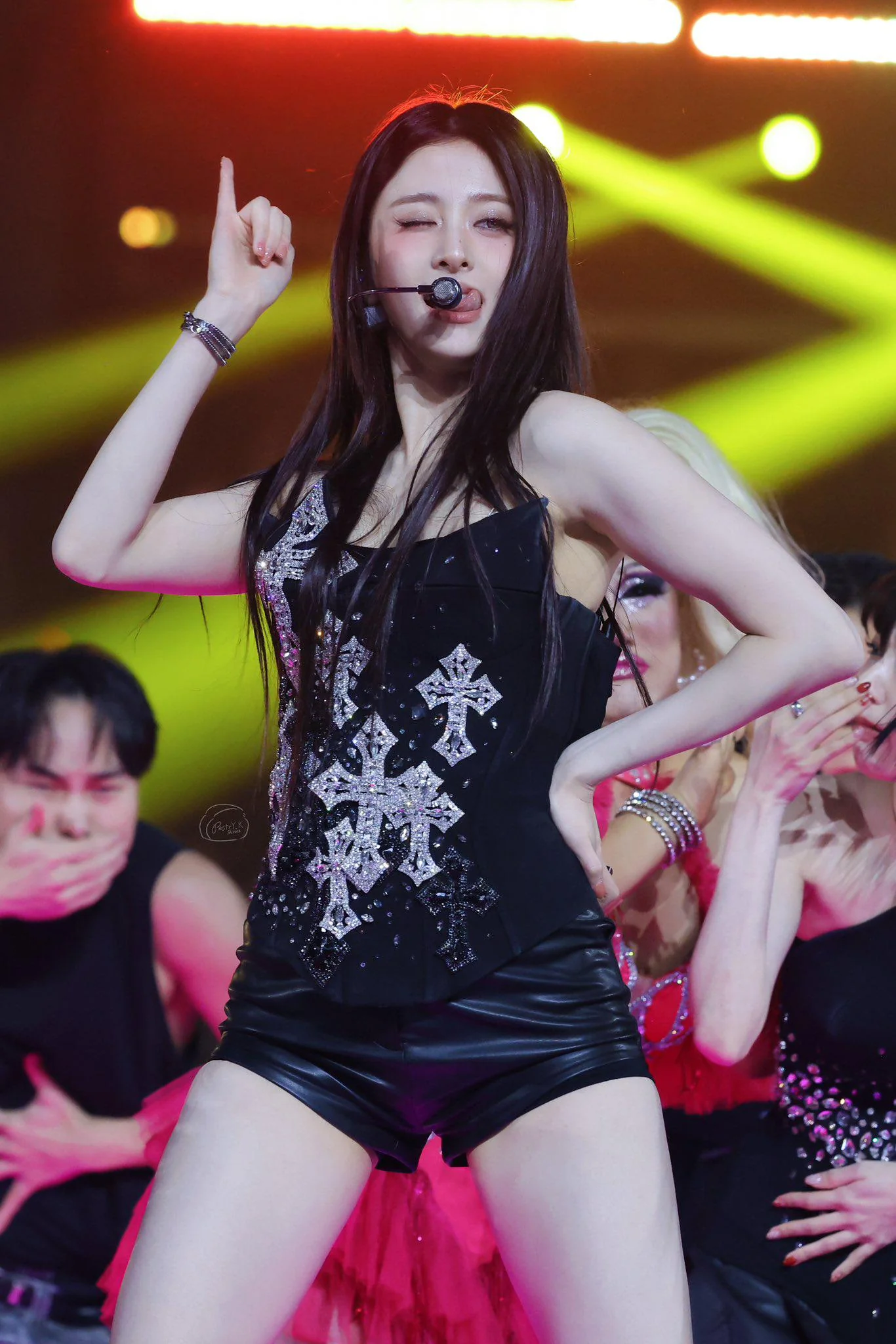 Yunjin picture 1 of 1