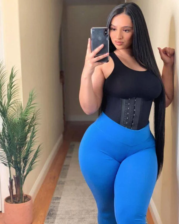 ___tanyaali picture 1 of 1