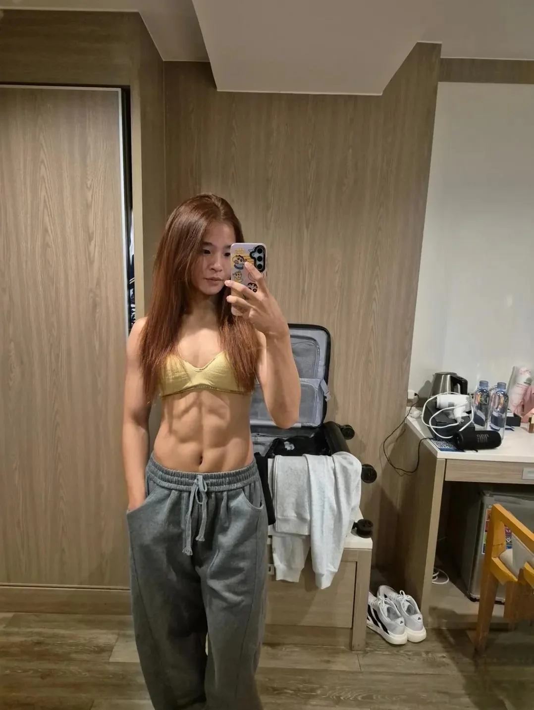 Suratwadee Yodsarn picture 1 of 3