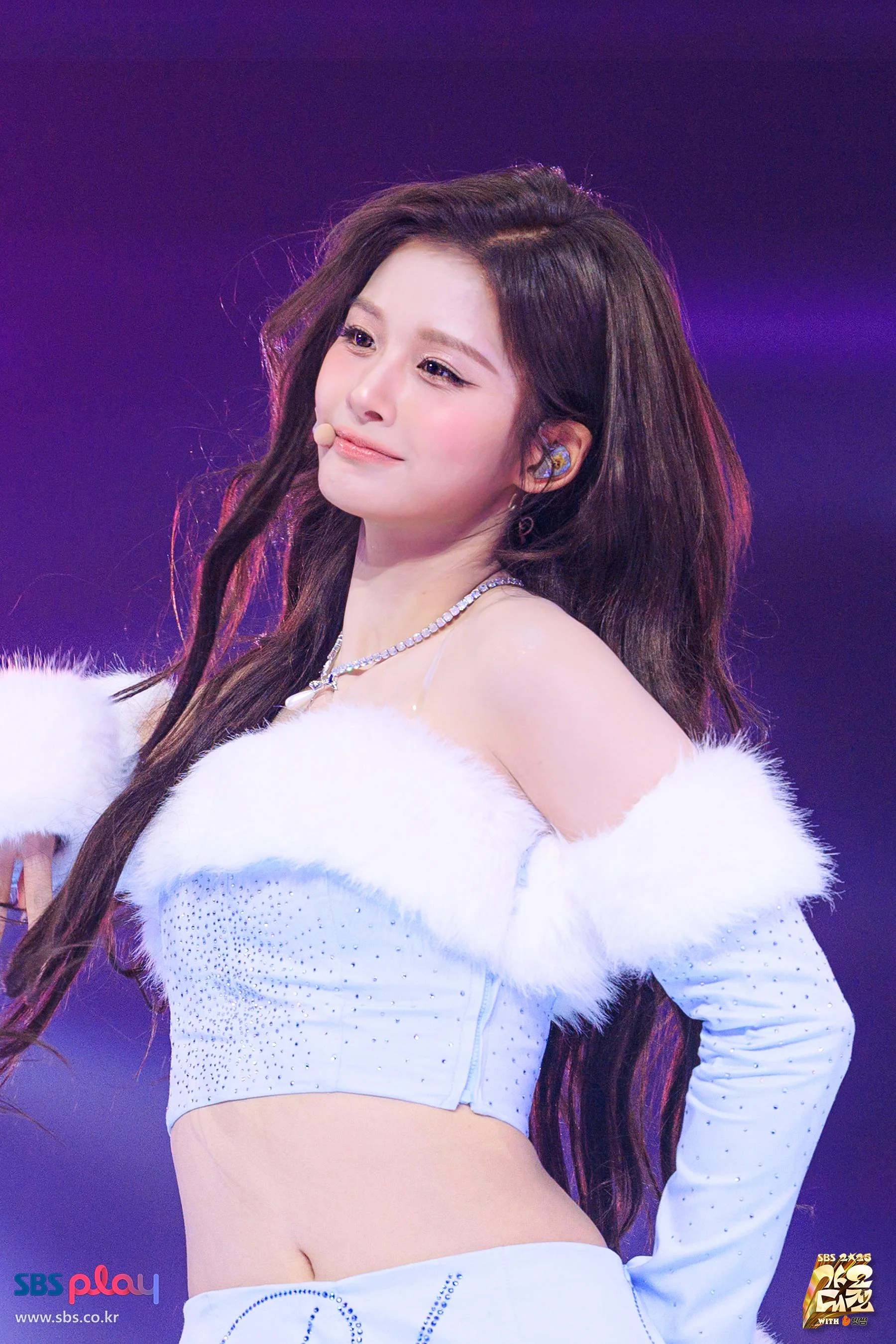 NMIXX Sullyoon picture 1 of 1