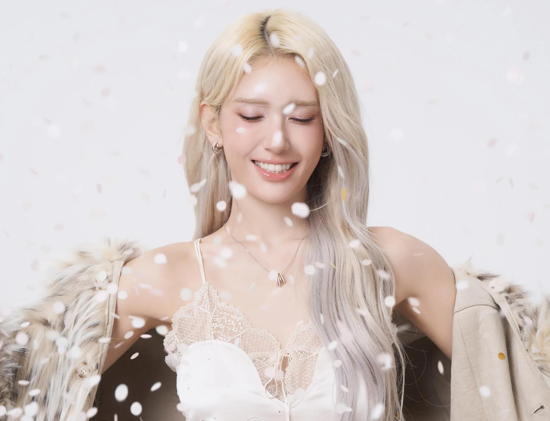 Jeon Somi Xmas promo is so cute & pretty picture 1 of 1