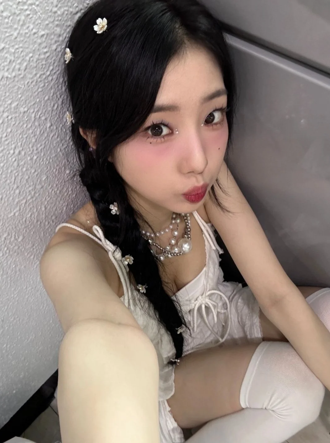 Yeojin picture 2 of 3