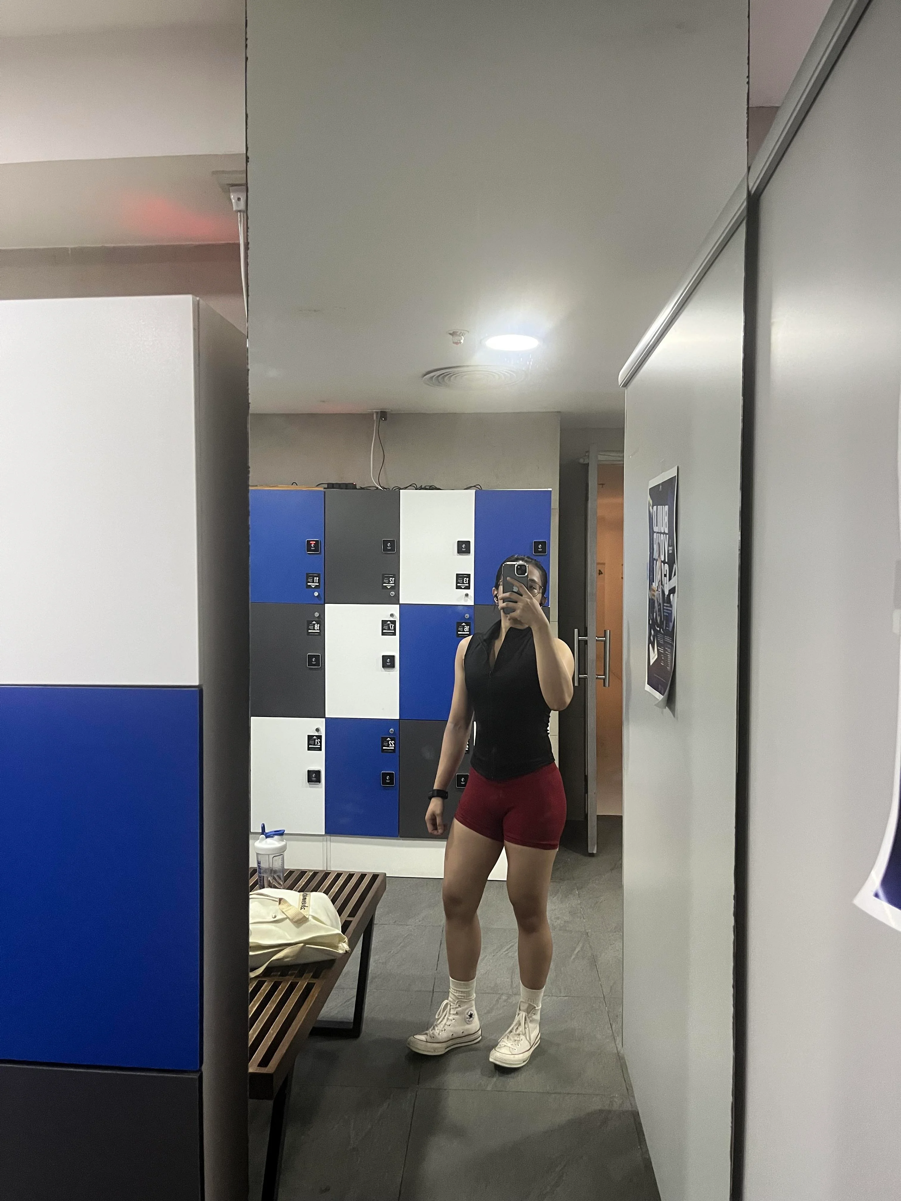 28F 50kg 4’11” picture 2 of 2