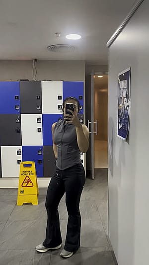 28F 50kg 4’11”'
