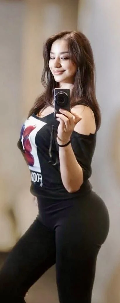 Maryjun Takahashi 😮‍💨 picture 1 of 1