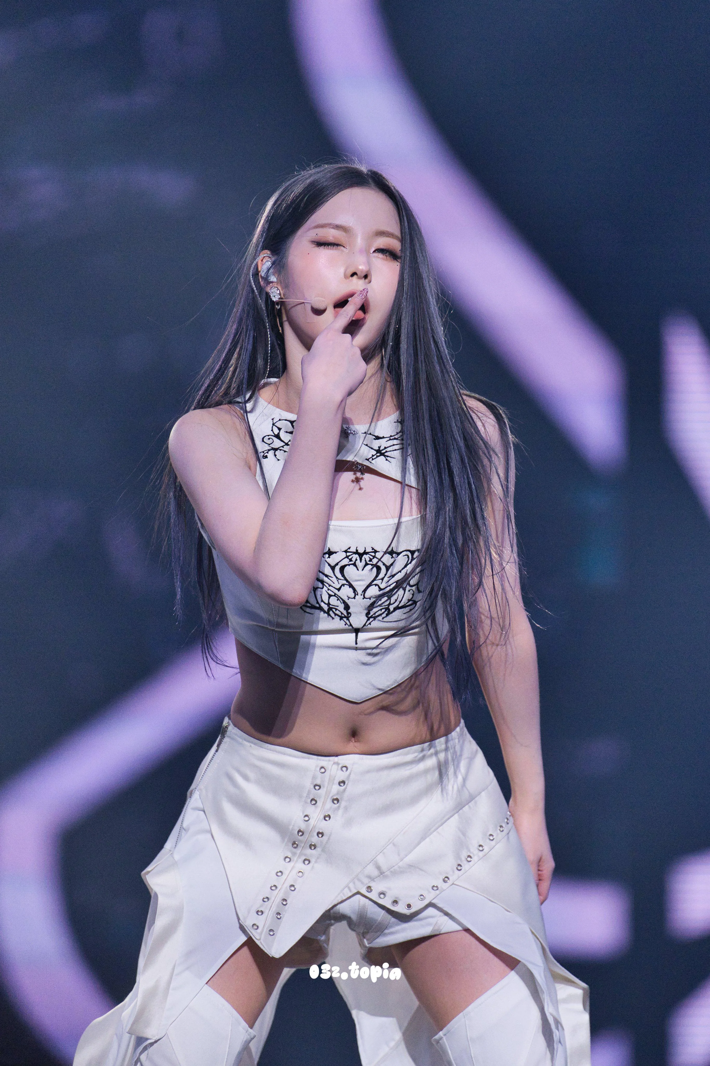 NMIXX Kyujin picture 1 of 1