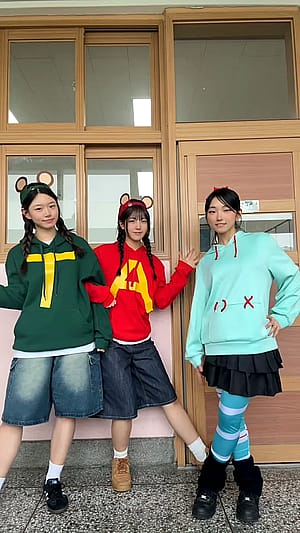 always the odd one🙅'