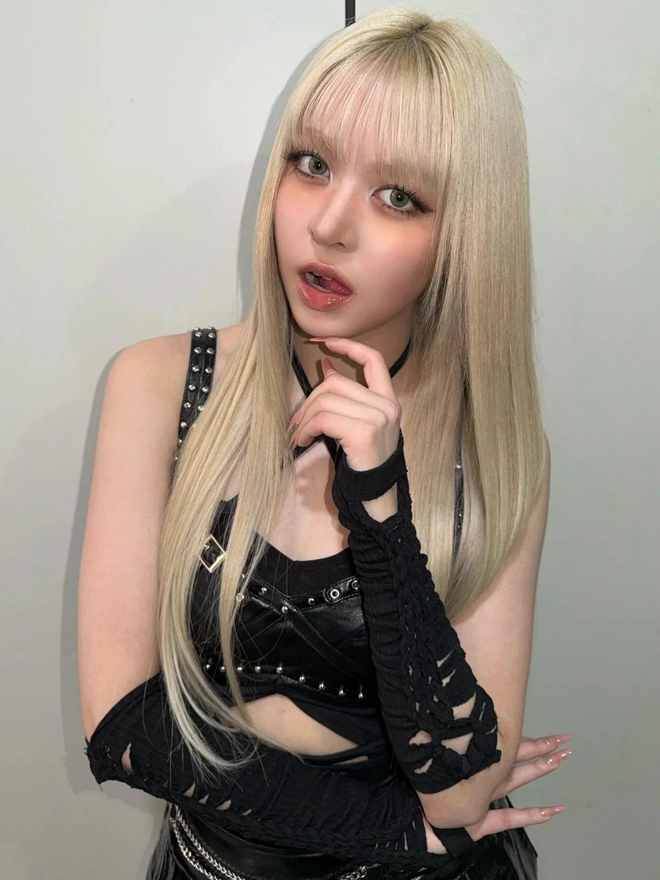 Lily - NMIXX picture 1 of 1