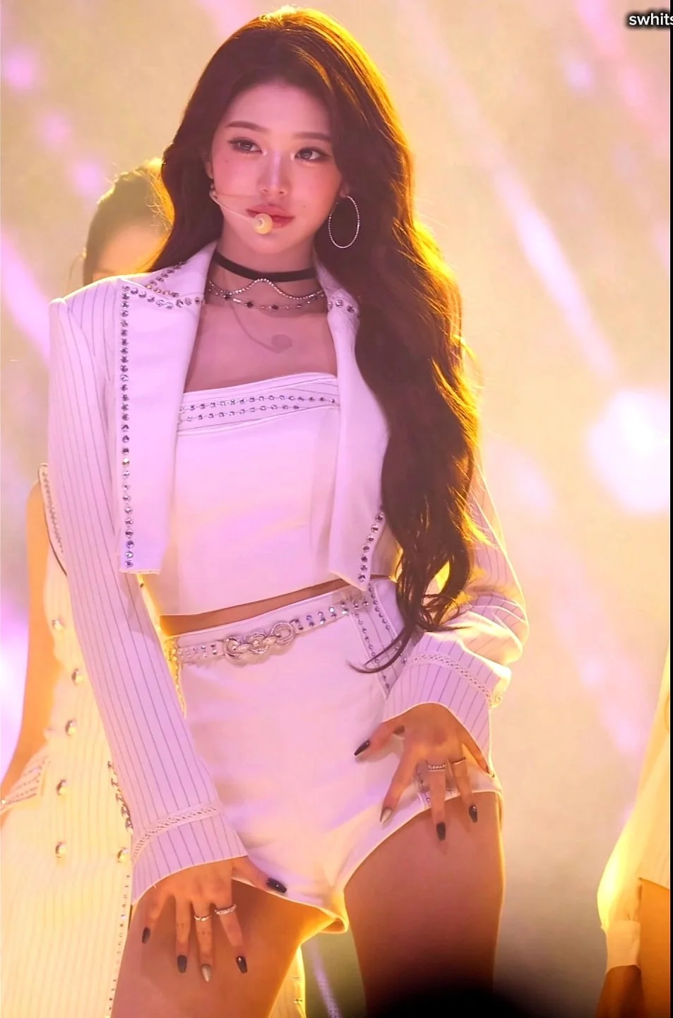 Wonyoung picture 1 of 3