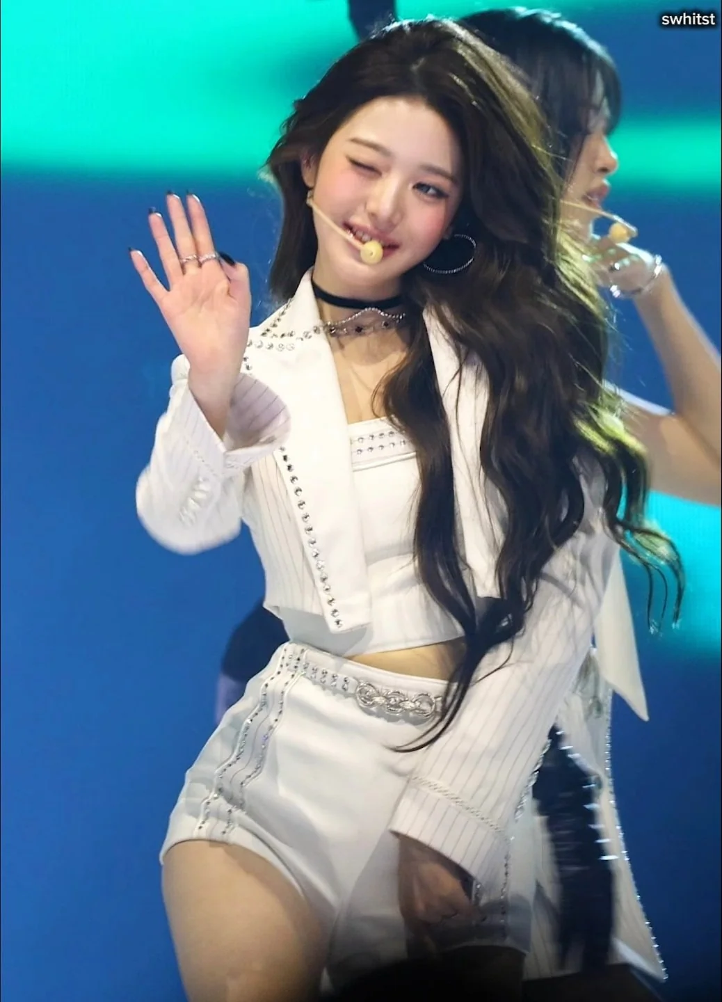 Wonyoung picture 2 of 3