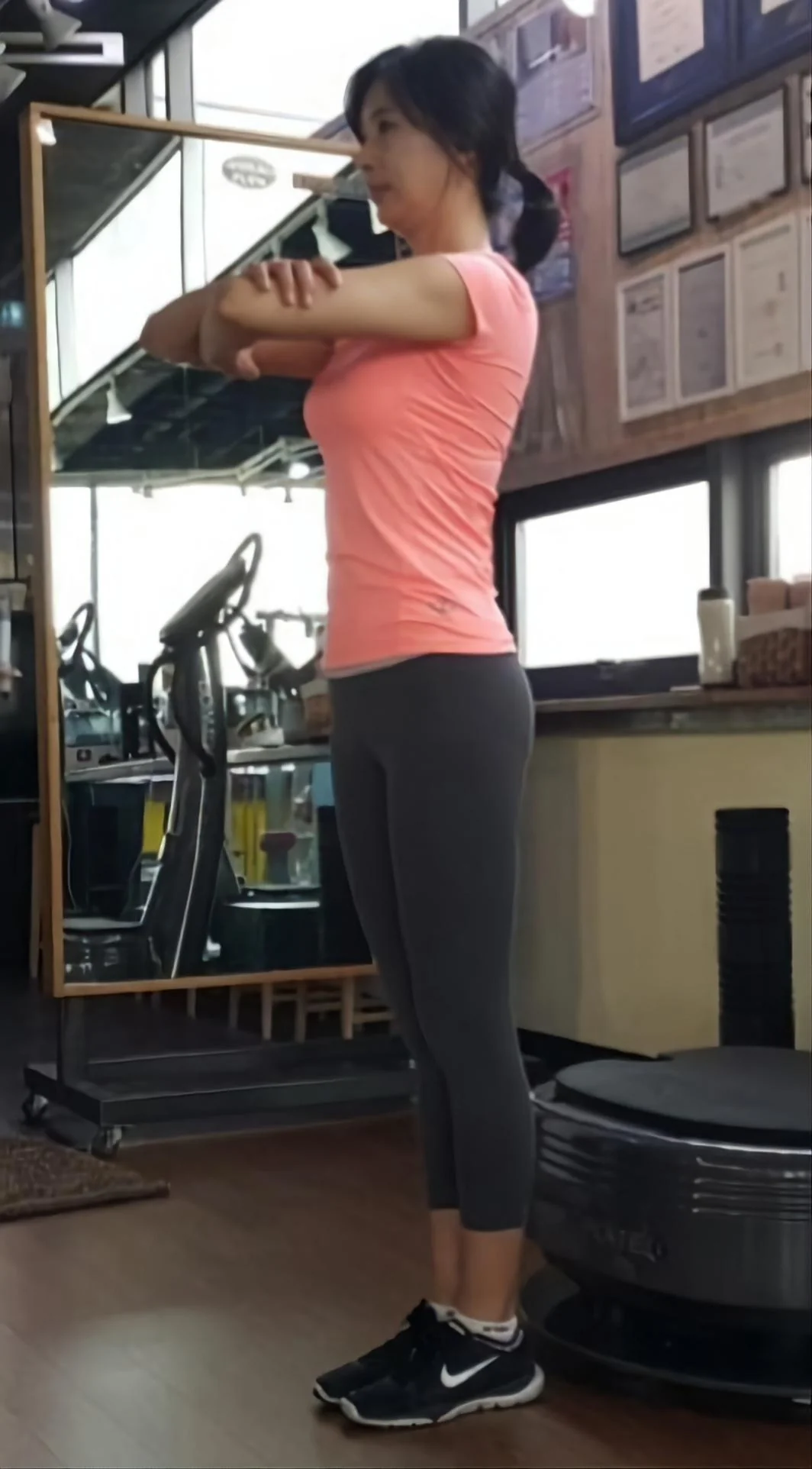 47yo milf picture 6 of 7