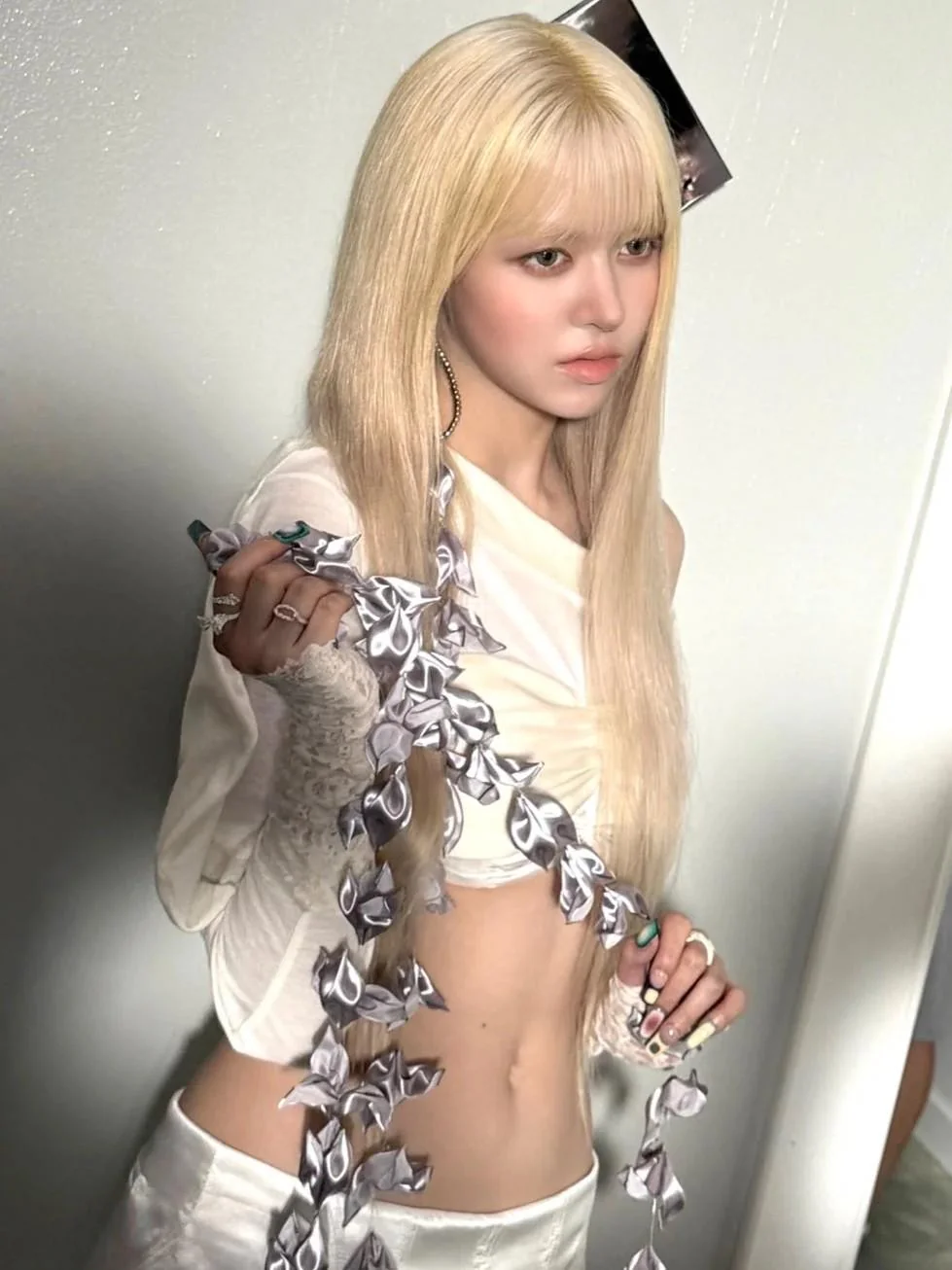 Lily - NMIXX picture 1 of 1