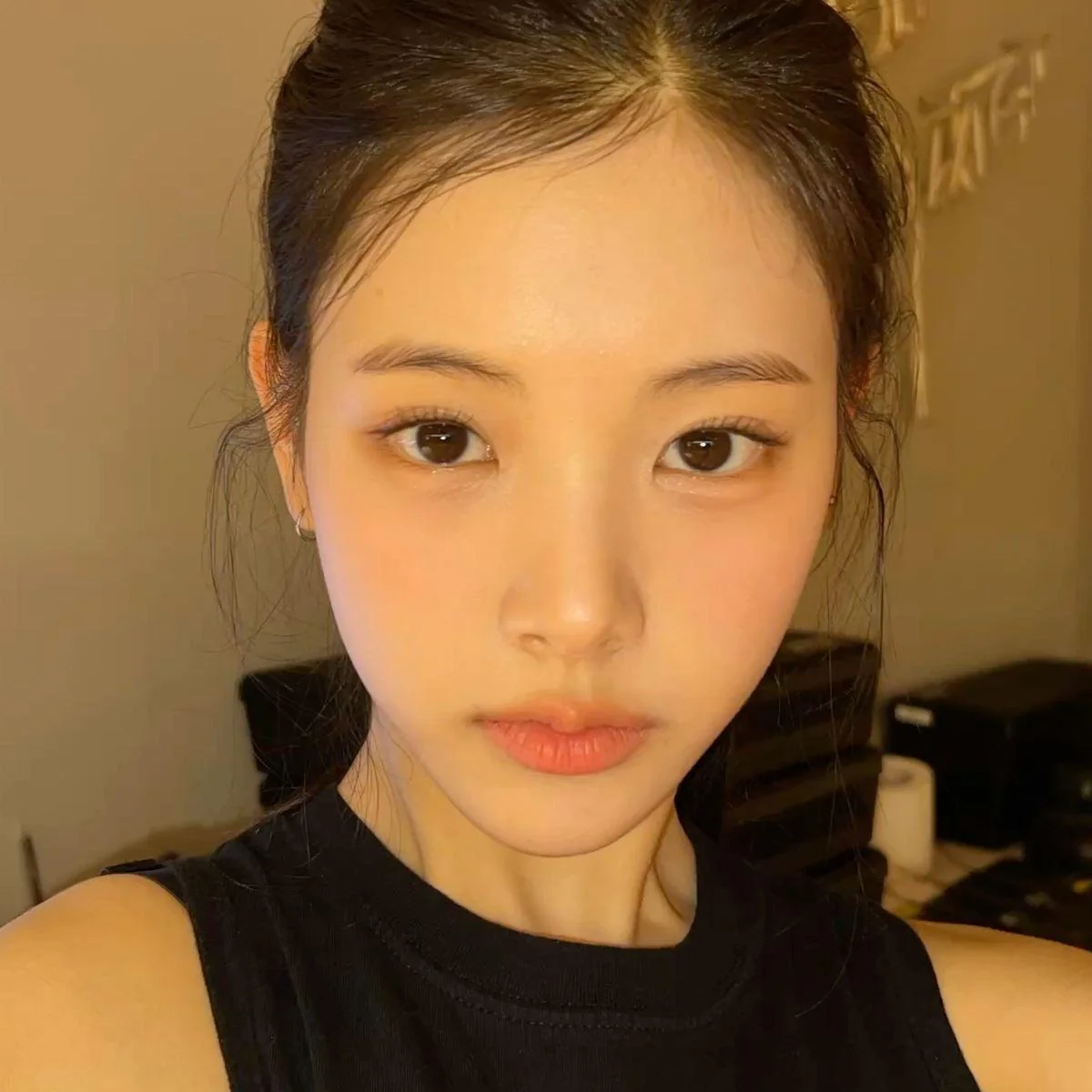 Baby DONT Cry Yihyun picture 1 of 1