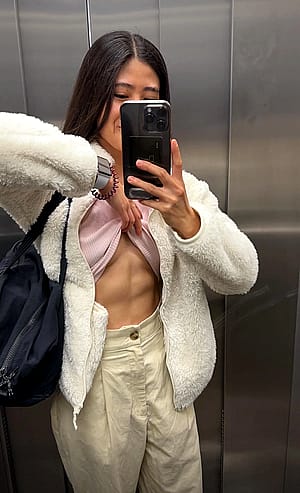 Abs muscles visibility at around 13% bf'