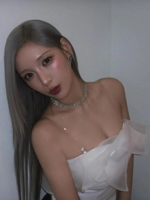 LIGHTSUM Chowon picture 1 of 1