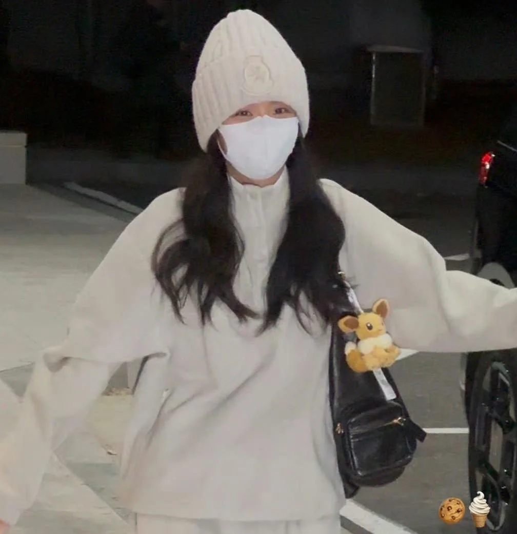 260209 JISOO picture 3 of 4